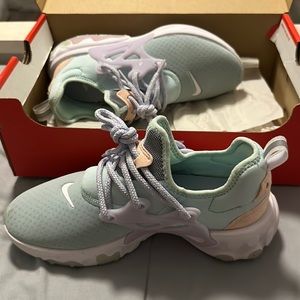 NIKE WOMENS REACT PRESTO